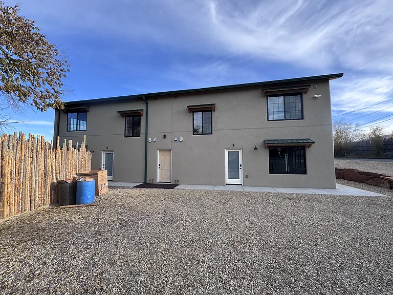 232 Valverde St — Photo 16