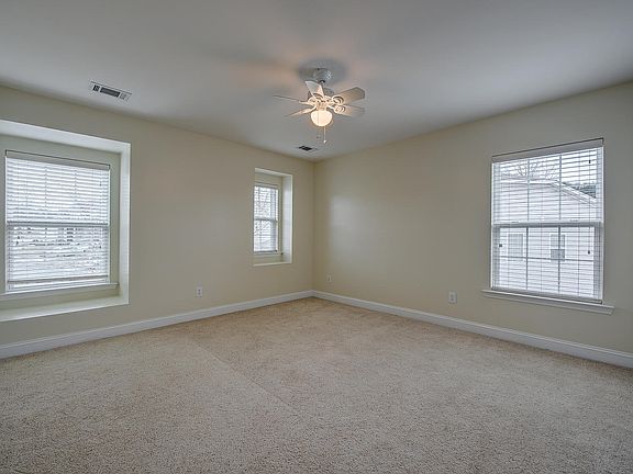 3rd image of 2020 Aspen Way Ct