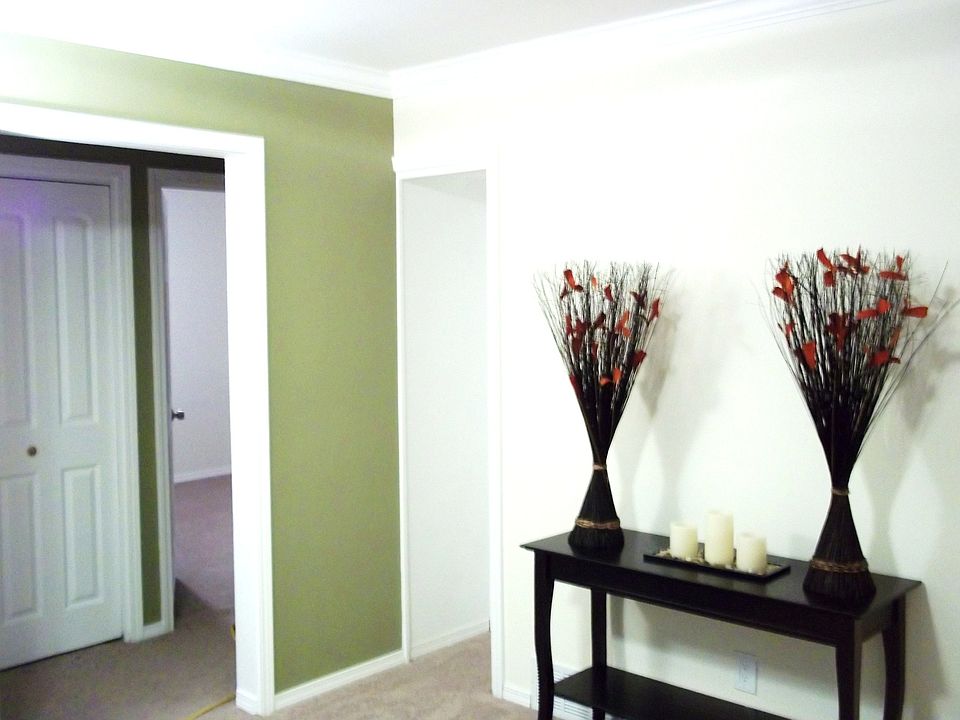 LIVING ROOMHALL BED 2