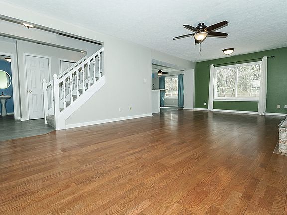 5th image of 6393 Barberry Dr