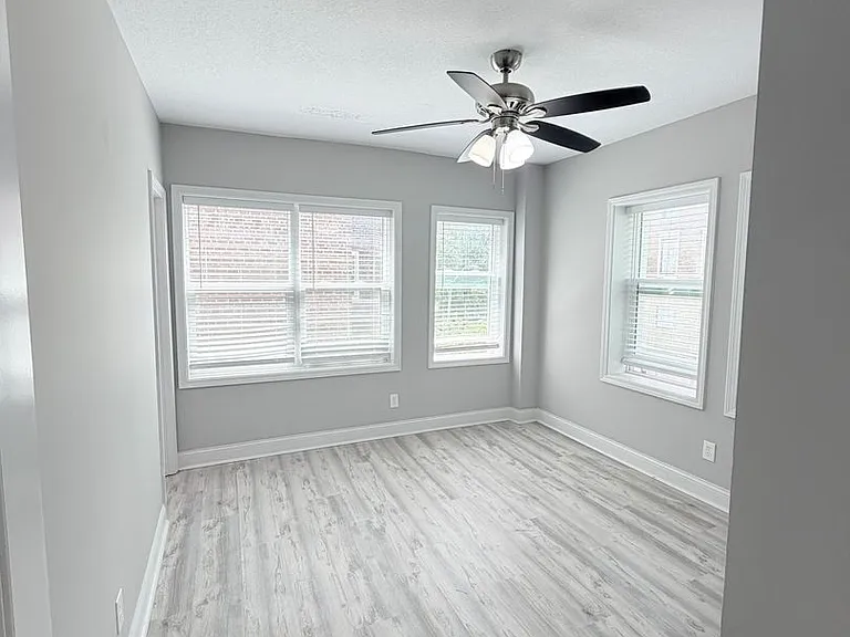 1205 E Armour Blvd — Photo 13