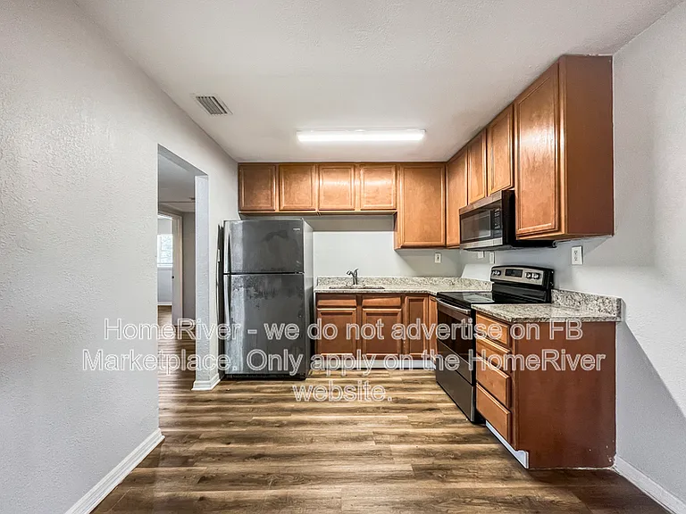 4523 Dolphin Dr — Photo 9