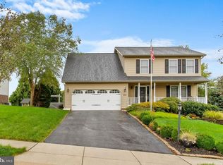 8 Larch Dr, Hanover, PA 17331