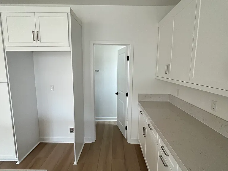 316 Honeysuckle Way — Photo 6