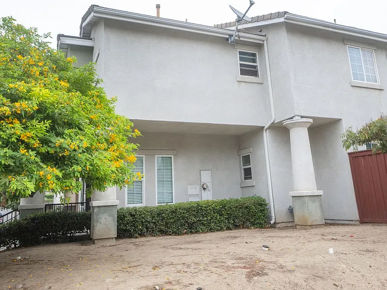 511 Stork St — Photo 37