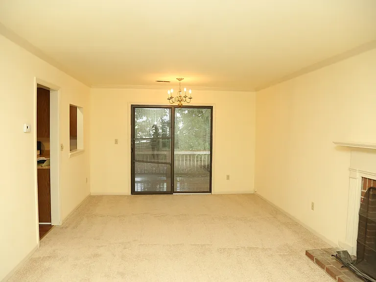 380 Minor Ridge Rd — Photo 3