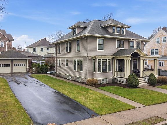 2nd image of 411 Stewart St