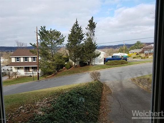 4th image of 2625 Highland Ave