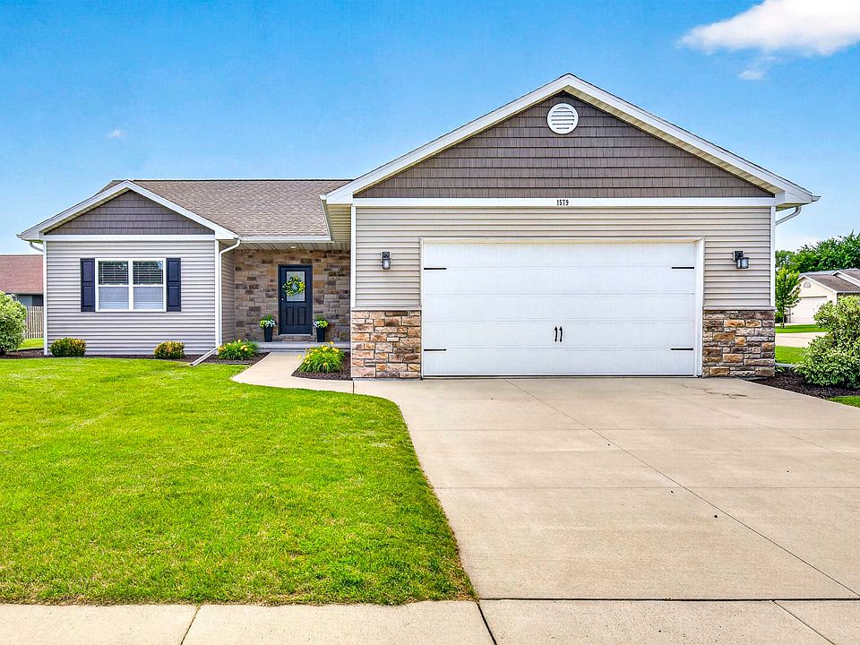 1st image of 1579 Lone Oak Dr