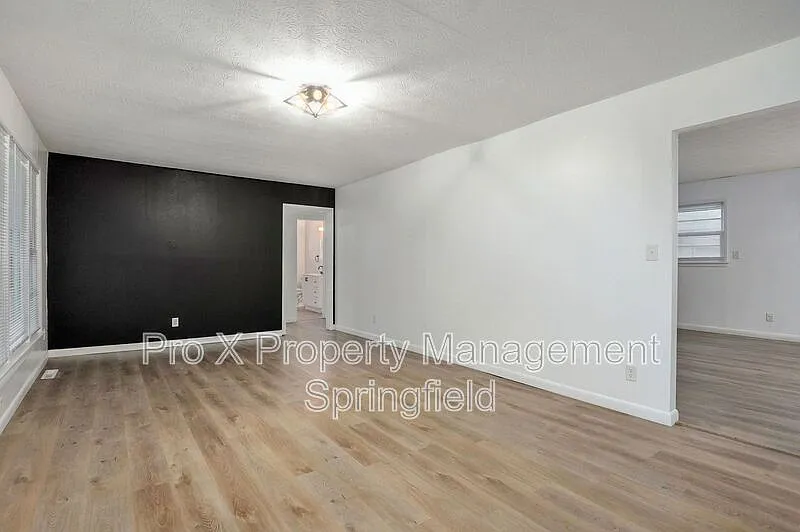 3 bed, 2.0 bath, 1620 sqft, $1,545 — Photo 4