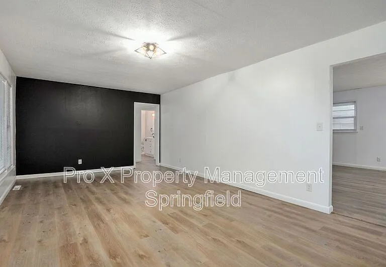 906 N Belview Ave — Photo 5