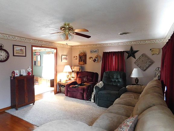 5th image of 261 W Cherry St
