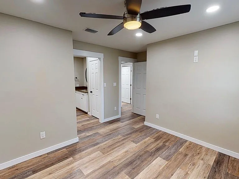 3207 N 6th Ave — Photo 26