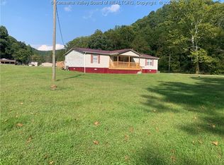 8851 Brounland Rd, Alum Creek, WV 25003