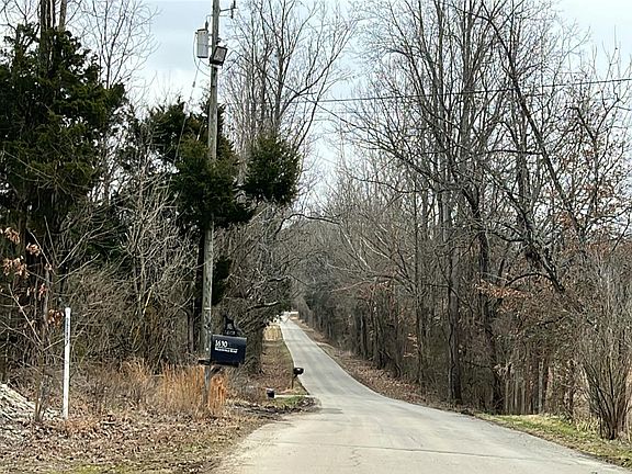 4th image of 1370 N Stillwell Rd