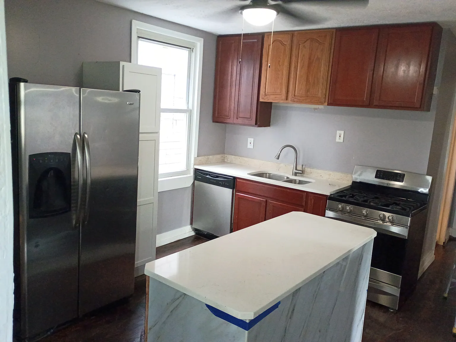 1268 W 71st Pl — Photo 2