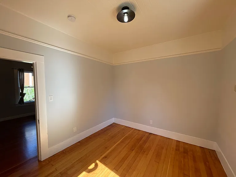 1625 B St — Photo 26