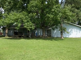 707 S Broadway St, Sesser, IL 62884