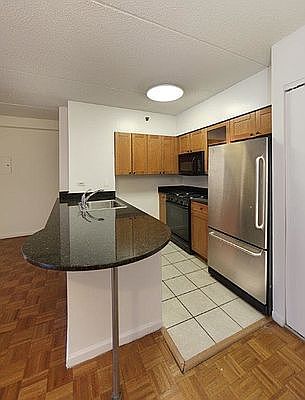 4th image of 363 W 30th St #407