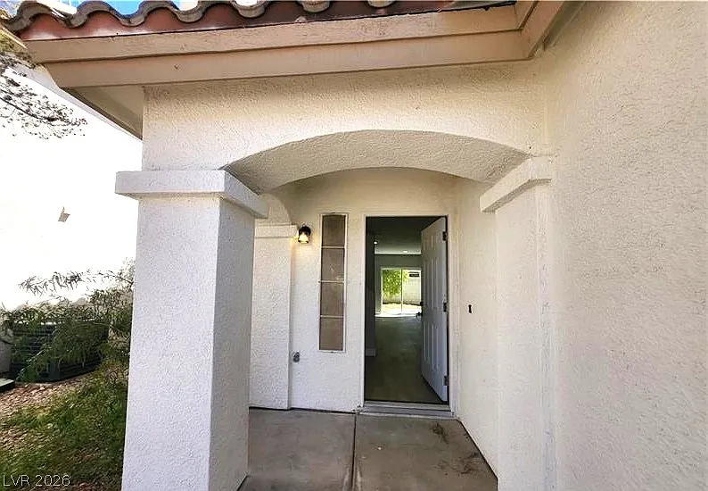 4 bed, 3.5 bath, 1875 sqft, $2,440 — Photo 2