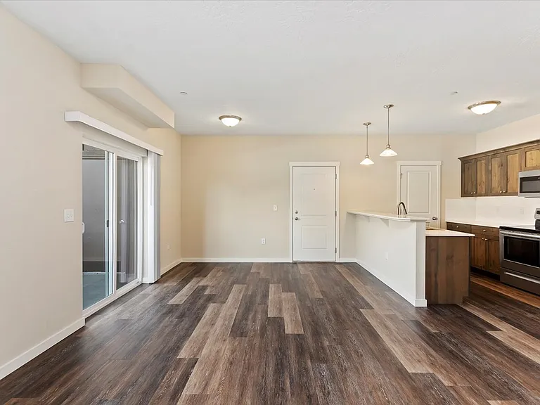 Owyhee Park Apartments — Photo 12