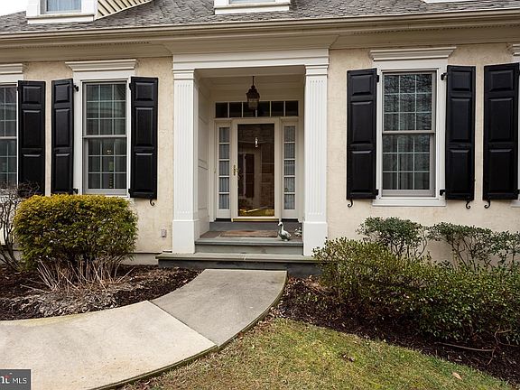 2nd image of 315 Applebrook Dr