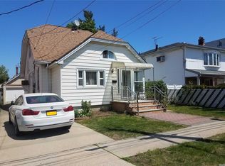 8627 258th St, Floral Park, NY 11001