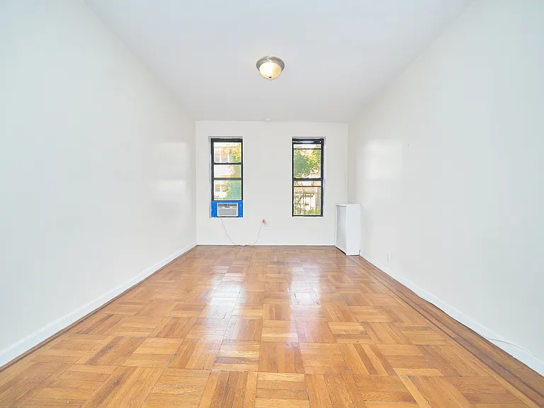 223 E 58th St #4C — Photo 2