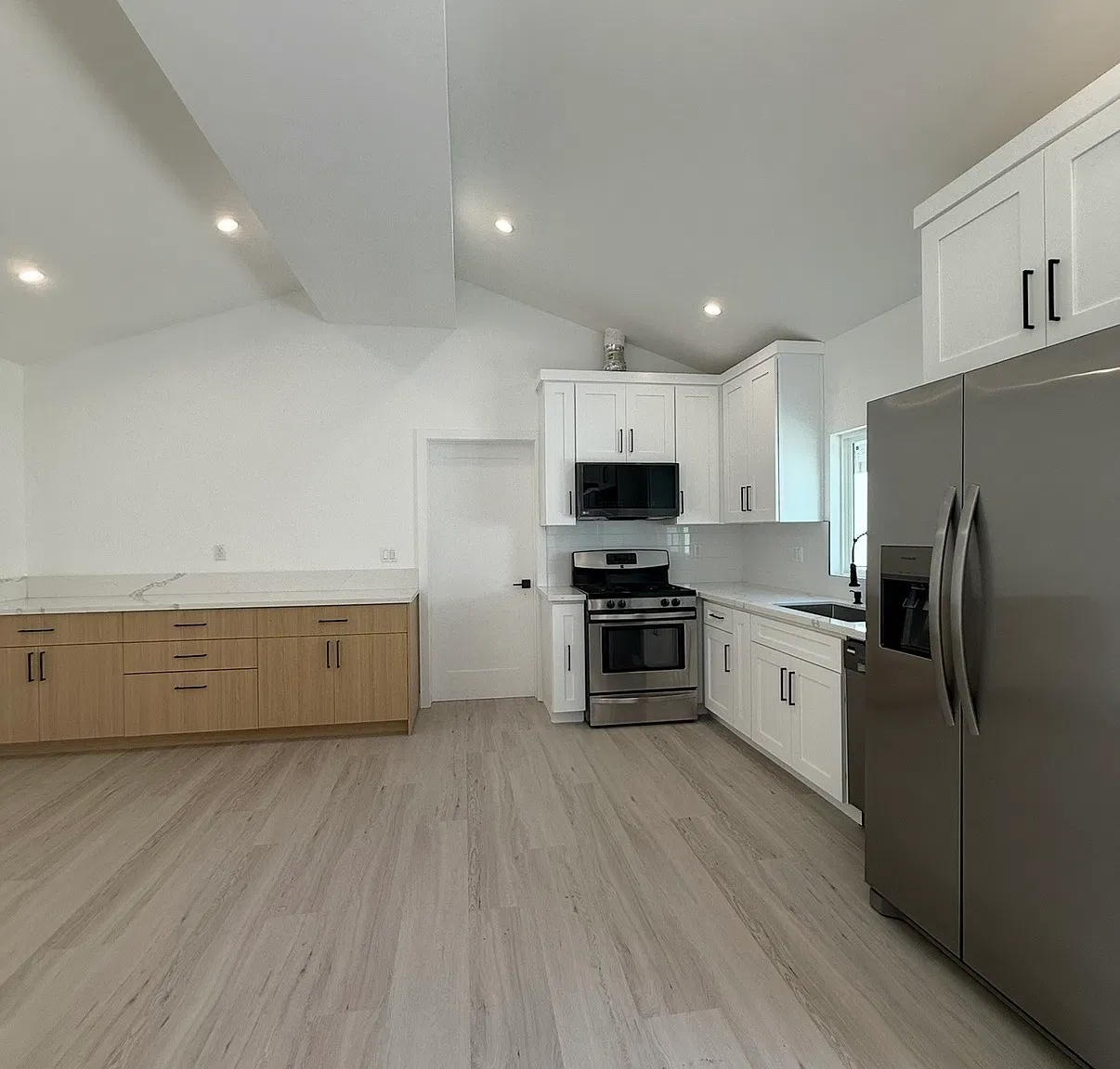 7000 Bothwell Rd — Photo 4