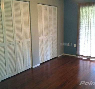 5th image of 204 Lakewood Dr