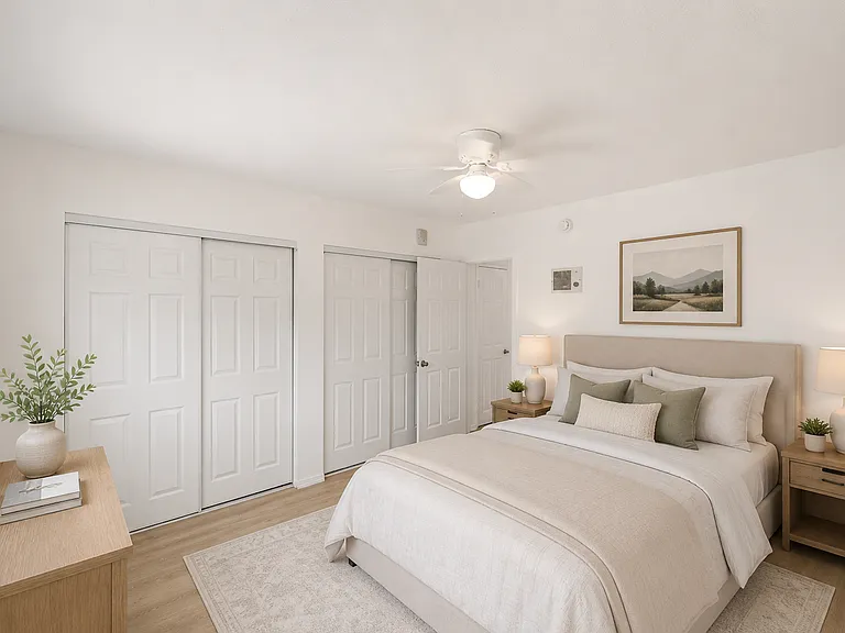 Hollywood Apartments — Photo 18