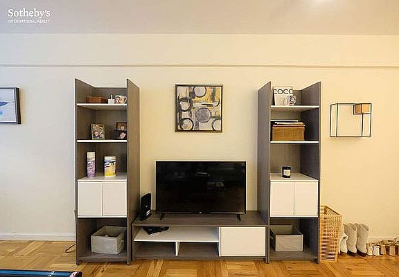 5th image of 425 E 63rd St APT E4b
