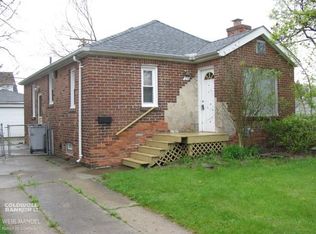 28 E Jarvis Ave, Hazel Park, MI 48030