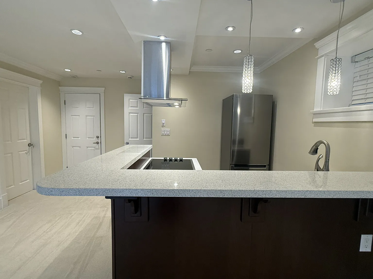 2 bed, 800 sqft, $2,000 — Photo 2