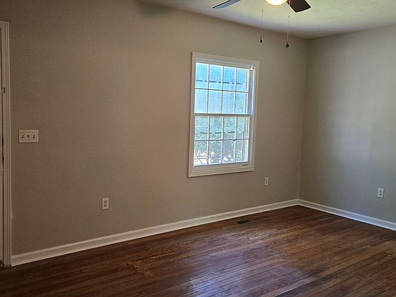 5th image of 203 E Hill St