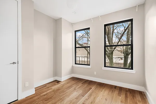 Rented by MNS | media 3