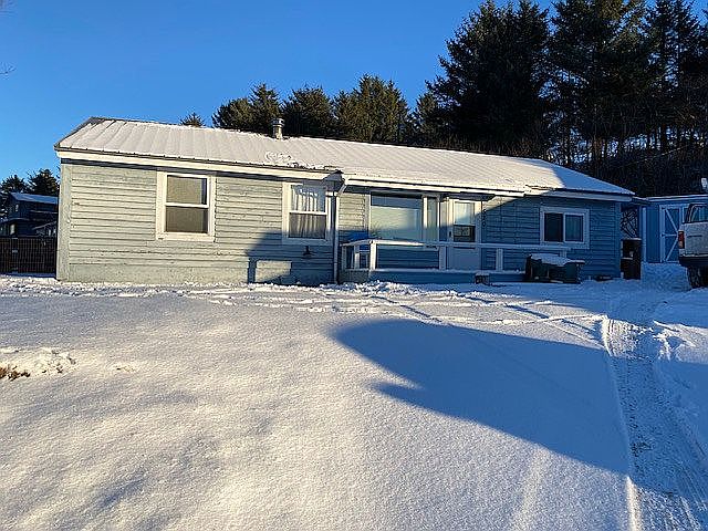 1st image of 520 Carolyn St