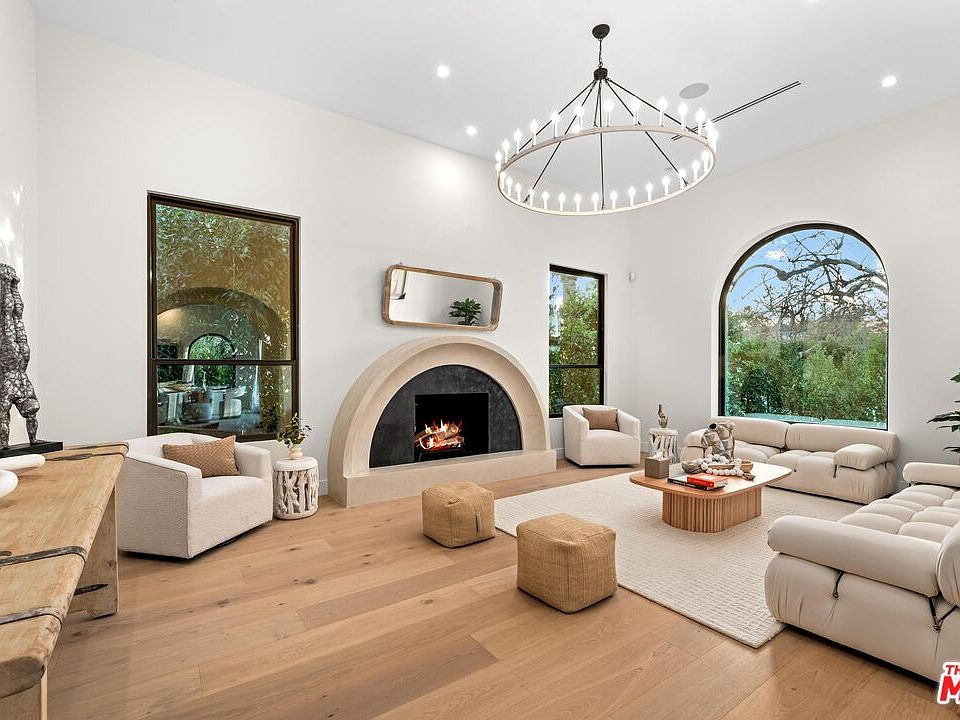 1st image of 100 S La Jolla Ave