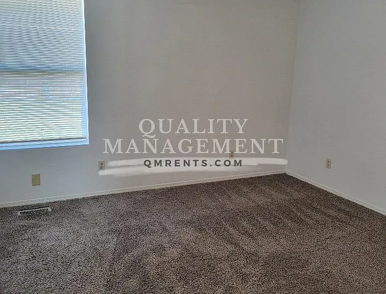 624 W Dewey Ave — Photo 16