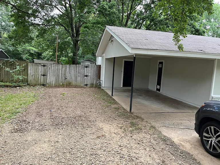 209 Rita Dr — Photo 3