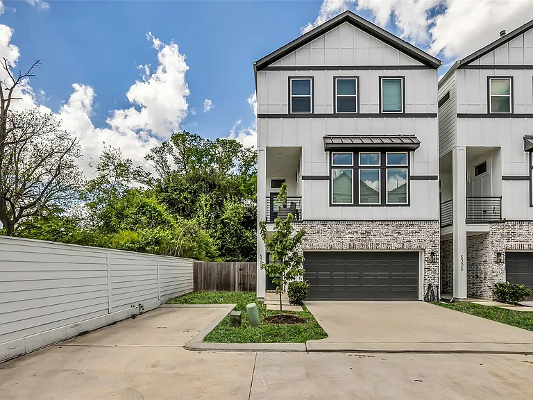 5303 Donovan Gardens Ln — Photo 2
