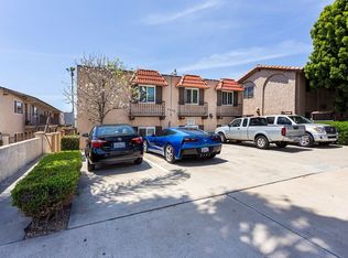 Large Top Floor 1b/1ba with Excellent Natural Light and Parking!, San Diego, CA 92104