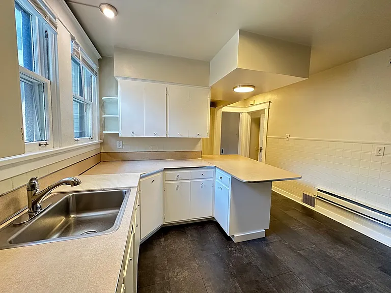 1818 West 8th — Photo 18