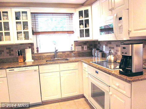 4th image of 3222 Manitoba Dr
