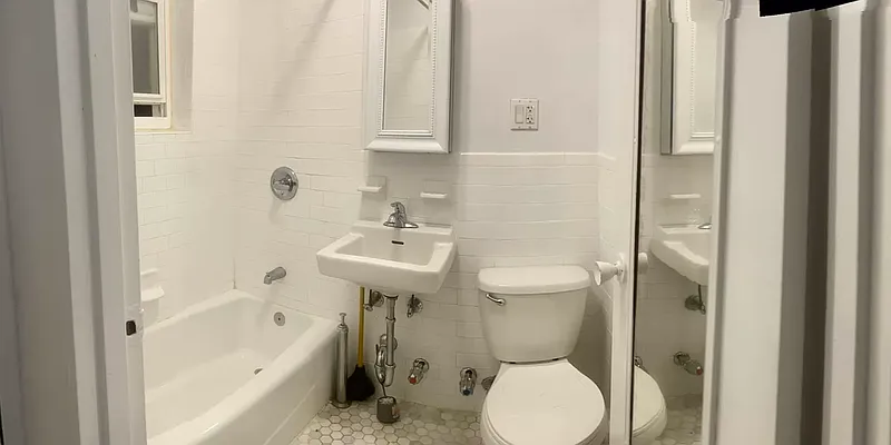 Rented by CitySites Real Estate Group | media 10