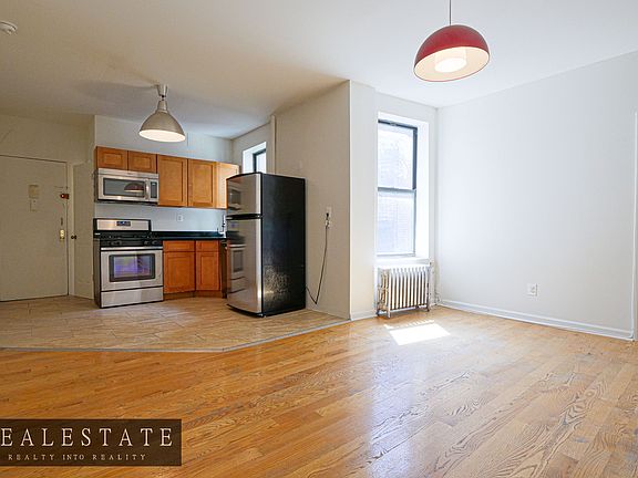 4th image of 256 Pacific St APT 17