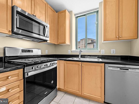 4th image of 851 N Glebe Rd APT 1419