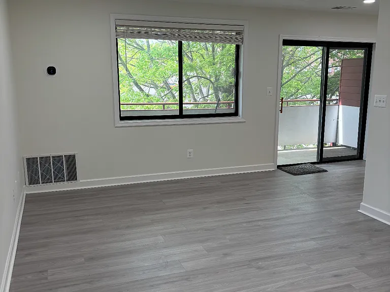 6435 Richmond Hwy #302 — Photo 3