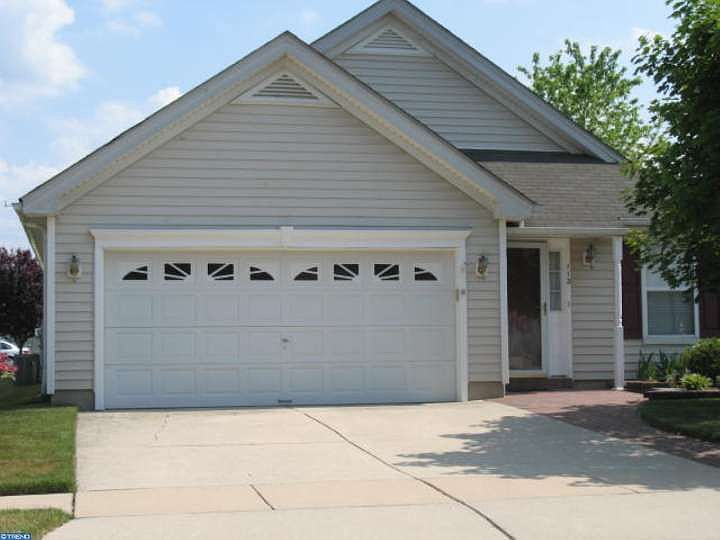 1st image of 112 Blue Heron Dr