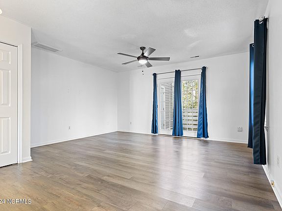 5th image of 135 Greenford Pl